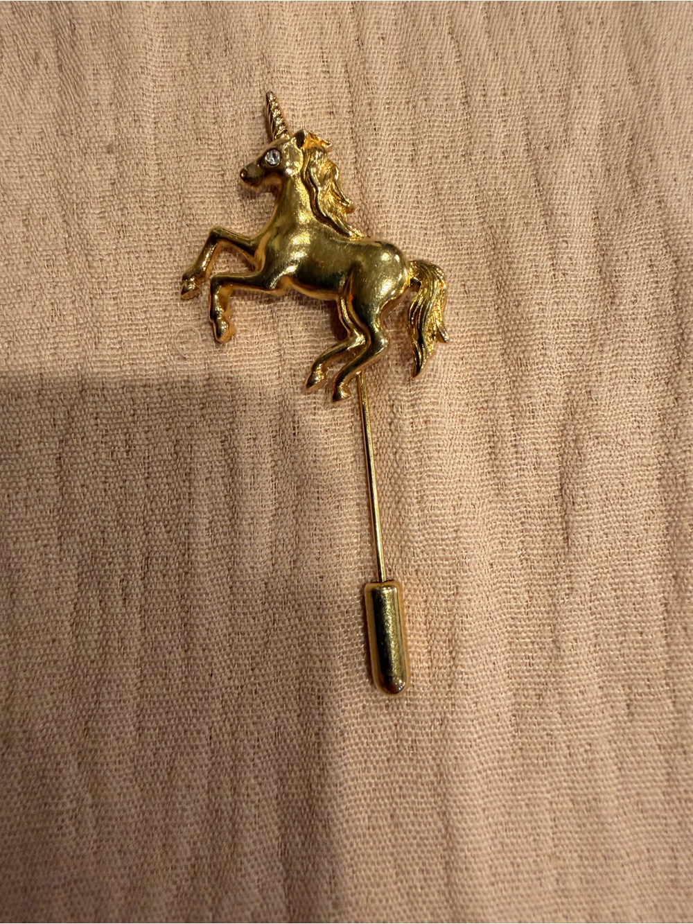 Avon 1989 Gold Unicorn Lapel Pin - Decorative Home Accent